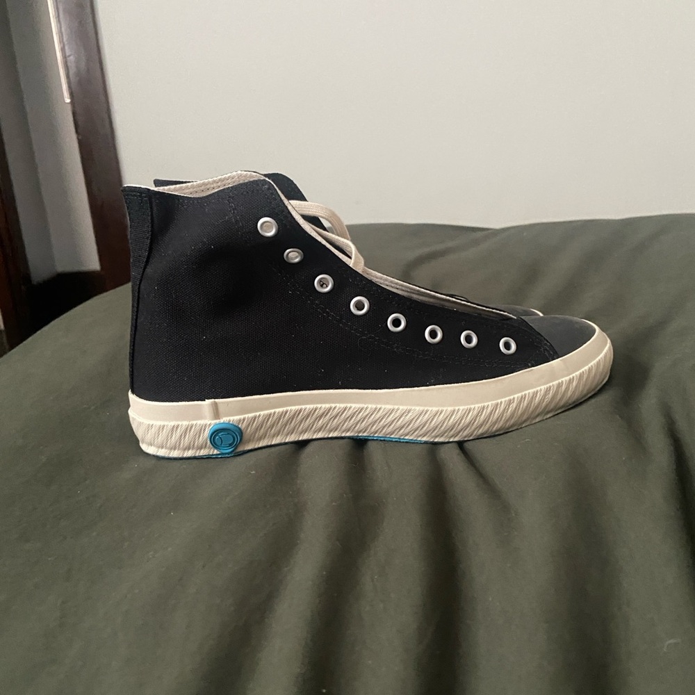 BRAND NEW Shoes Like Pottery Black hi-top Japanese